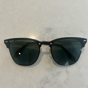 Ray-Ban Clubmaster sunglasses in gold and dark green